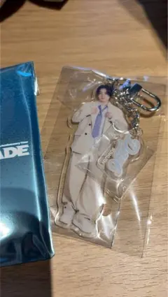 DAY6 | アクリルキーホルダー ソンジン　銀テープ付き — image 1