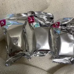 袋未開封 ちいかわ チョコボックス シーサー ラッコ　あのこ　3点 — image 1