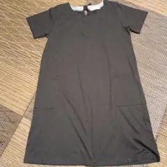 カーキ色ワンピース — image 1