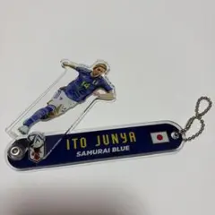伊東純也　アクリルセルフィーキーホルダー — image 1