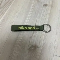 niko and ... ロゴキーホルダー オリーブグリーン — image 1