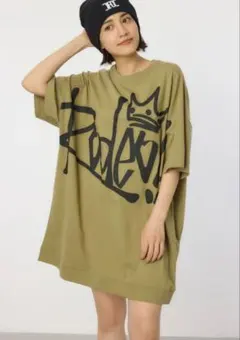 最終値下げ【人気完売品/ほぼ新品】BIG SIGN LOGO Tワンピース — image 1