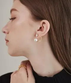 ciite' シーテ ダブルパールキャッチ イヤリング(両耳用) ゴールド — image 1