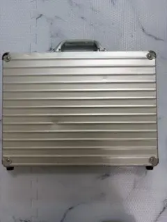 ジャンク品　◎ RIMOWA リモワ アタッシュケース アルミ シルバー — image 1