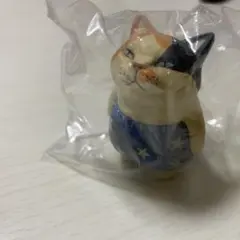 しろもふさんの おぱんつ猫 木彫り猫フィギュア シープラ限定 — image 1