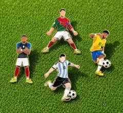 W杯　ピンバッジ4個セット メッシ　 クリロナ ムバッペ　エムバペ ネイマール — image 1