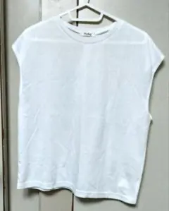 ホワイト ノースリーブ トップス — image 1