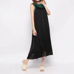 ミラオーウェン　ブラック　ワッシャープリーツラメキャミワンピース　ワンピース — image 1