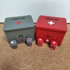 カルディKALDI ファーストエイド缶 レッド　グレーカーキ　FirstAid — image 1