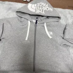 THE NORTH FACE グレー フード付きパーカー — image 1