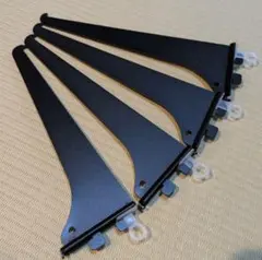 カインズ マットカラー 棚柱用 棚受け BLACK 200mm 4本セット — image 1