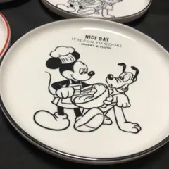 ディズニー ミッキー ミニー 皿 4枚セット — image 1