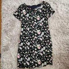 ROPE 花柄 半袖ミニワンピース 黒 — image 1