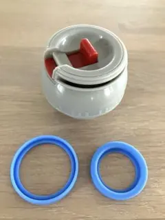 スケーター★水筒★コップ飲み用注ぎ口、パッキン付き★ブルー — image 1