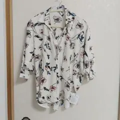 《新品未使用》コカ coca ドルマンシャツ 花柄 五分袖 — image 1
