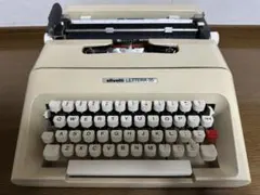 Olivetti Lettera 35 タイプライター 本体 — image 1