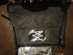 【新古品】Uber Eatsの正規品のデリバリーバッグ ロコ隠しシール付き — image 1