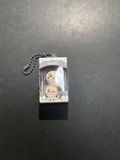 ちいかわチョコ　らっこ　 アクリルキーホルダー ミニチュアパッケージ — image 1