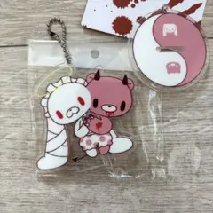 GLOOMと汎用うさぎ　アクリルキーホルダー — image 1