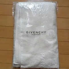 GIVENCHY大判バスタオル新品 — image 1