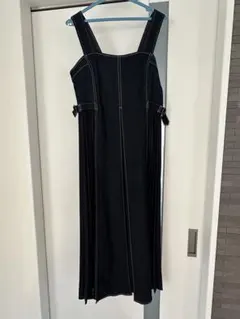 新品ブラック キャミワンピース プリーツ加工 — image 1