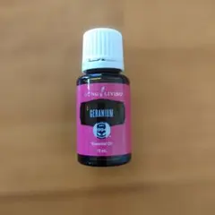 Young Living ゼラニウム エッセンシャルオイル 15ml — image 1