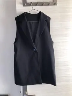 週末値下げ‼️ブラック ノーカラーベスト サイズF — image 1