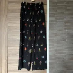 完売品　美品　SLOBE IENA embroidery メッシュパンツ — image 1