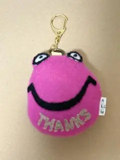 A LOVE MOVEMENTカシミヤ カエルキーホルダー THANKS ピンク — image 1