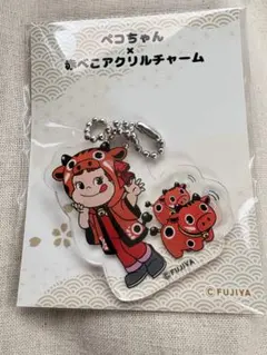 【新品】　福島限定 ペコちゃん 赤べこアクリルチャーム １個 — image 1