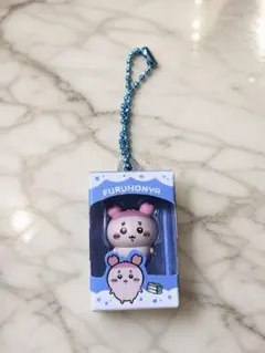 ちいかわ 古本屋 アクリルキーホルダー — image 1