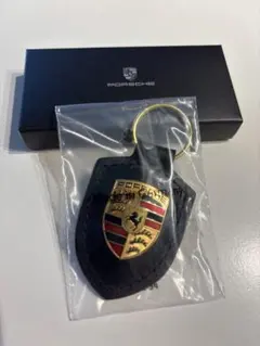 美品★PORSCHE ポルシェ　正規品　キーホルダー　ブラック — image 1