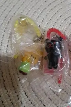 くまのがっこうカラフルマルチチャーム キーホルダー 2個セット — image 1