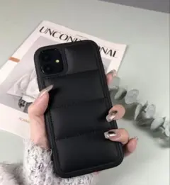 iPhone15pro ブラックパッド入りケース — image 1