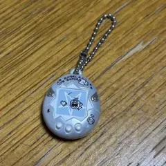 ①ガチャガチャ　たまごっち　ミニチュア　シルバー — image 1