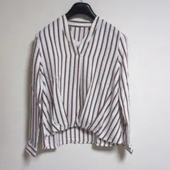 ストライプ柄 Vネック 長袖ブラウス M — image 1