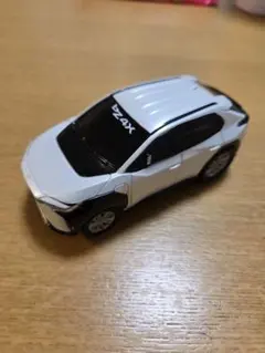 ミニカー　トヨタ bZ4X(ホワイト) プルバックカー — image 1