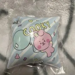BT21 COOKY クッション型チャーム くら寿司限定 — image 1