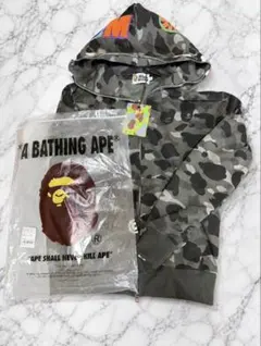 美品 A BATHING APE 迷彩グレー カモフラシャークパーカー S — image 1