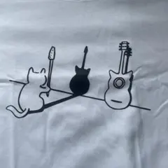 猫とギター 白Tシャツ M かわいい　シンプル — image 1