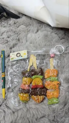バーベキュー串 食品サンプル キーホルダースクイーズXLサイス — image 1