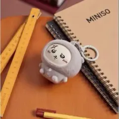 MINISO 公式ちいかわ ラッコキーホルダー グレー — image 1