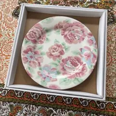 LYNN HOLLYN プレート 皿 花柄 — image 1