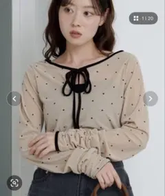 Kastane ドットベロアリボンプルオーバー　ベージュ — image 1