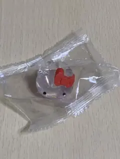 ハローキティゆびわカプセルトイ — image 1