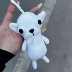 チワワ ぬいぐるみ ホワイト　一匹　犬のキーホルダーとバッグチャーム — image 1
