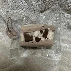 xiaorong シャオロンRonRon チョコレートサンド スクイーズ — image 1