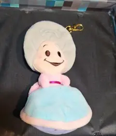 ディズニー ヤングオイスター ぬいぐるみキーホルダー — image 1