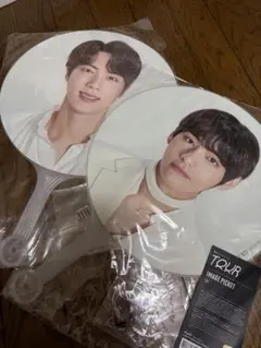 BTS MOTS TOUR うちわ V＆JIN — image 1