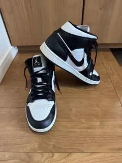 ⭐︎NIKE AIR JORDAN 1 MID ホワイト ブラック　ナイキ — image 1